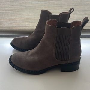 Gentle Souls Kenneth Cole Chelsea Boots Size 8